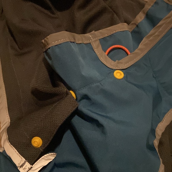 Wilderdog raincoat-medium - Picture 5 of 5